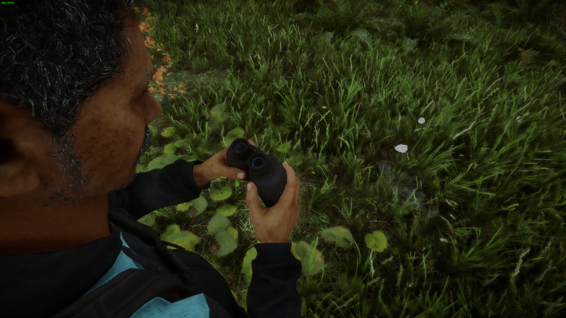 Binoculars: Your key to scouting and strategizing in Sons of the Forest.