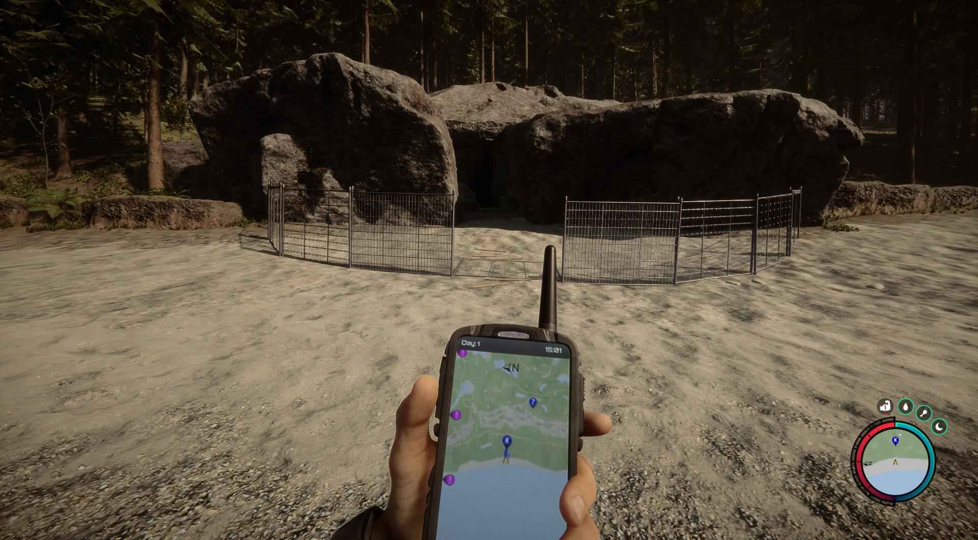 Entdecken des von einem Zaun bewachten Eingangs.