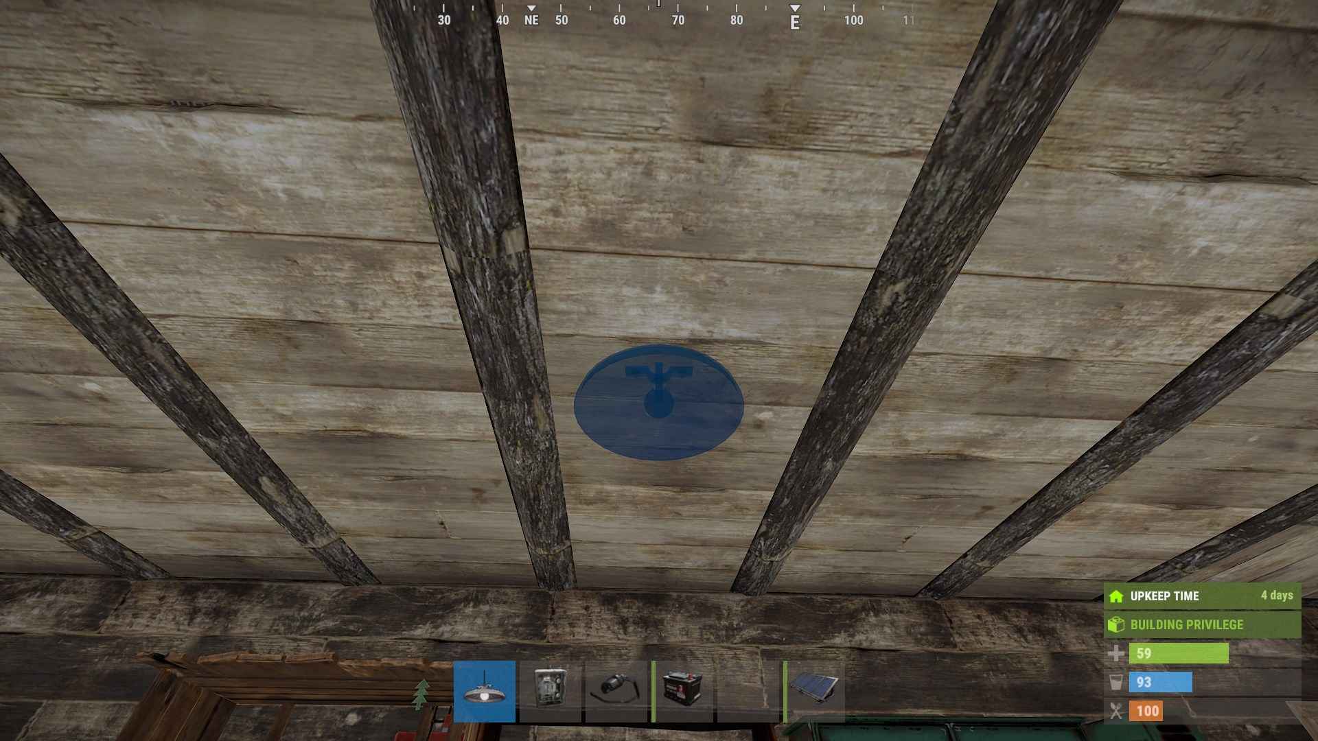 Instala tu luz de techo estratégicamente para una máxima iluminación de tu base en la actualización Road Renegades