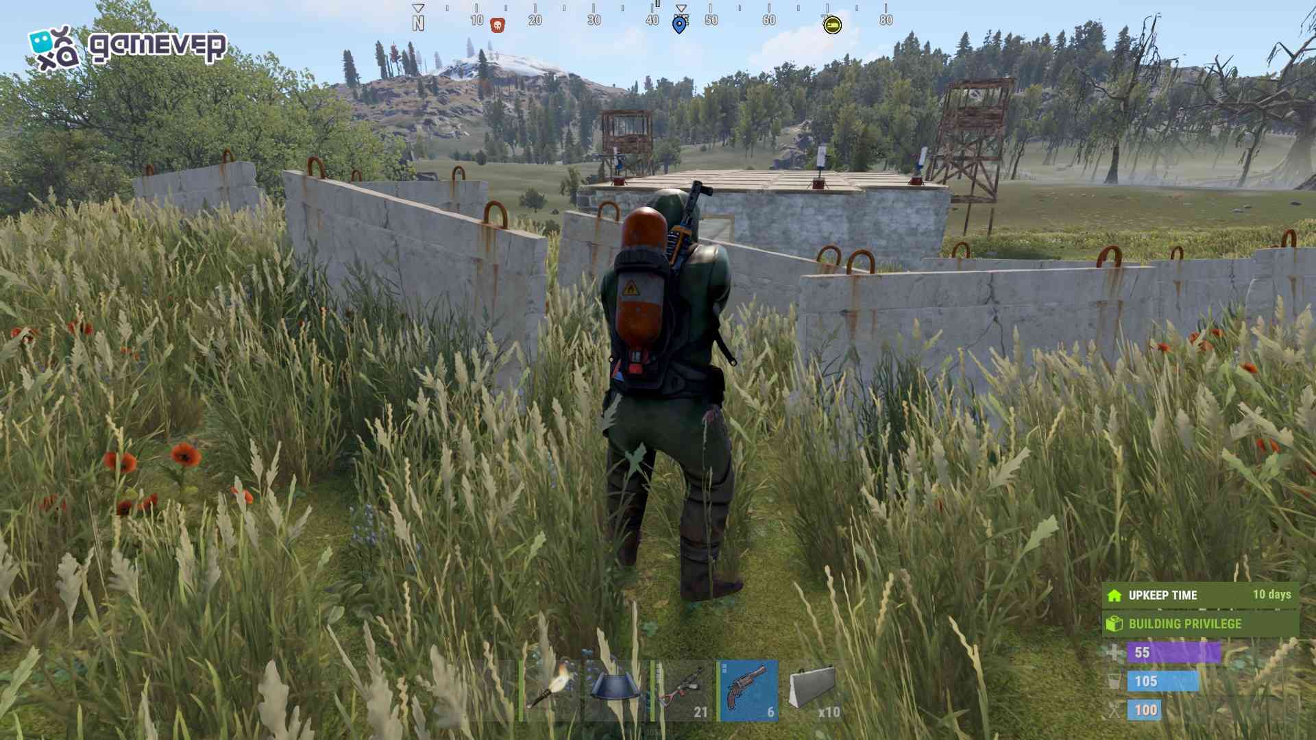Defensa rápida durante las batallas con barricadas de concreto en Rust Update 2.0.