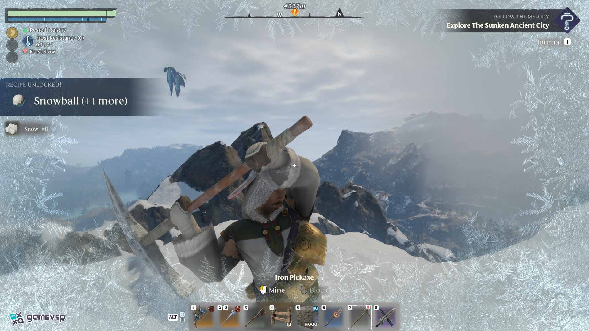 Extrae capas gruesas de nieve en la cima en Enshrouded Souls of the Frozen Frontier Update.