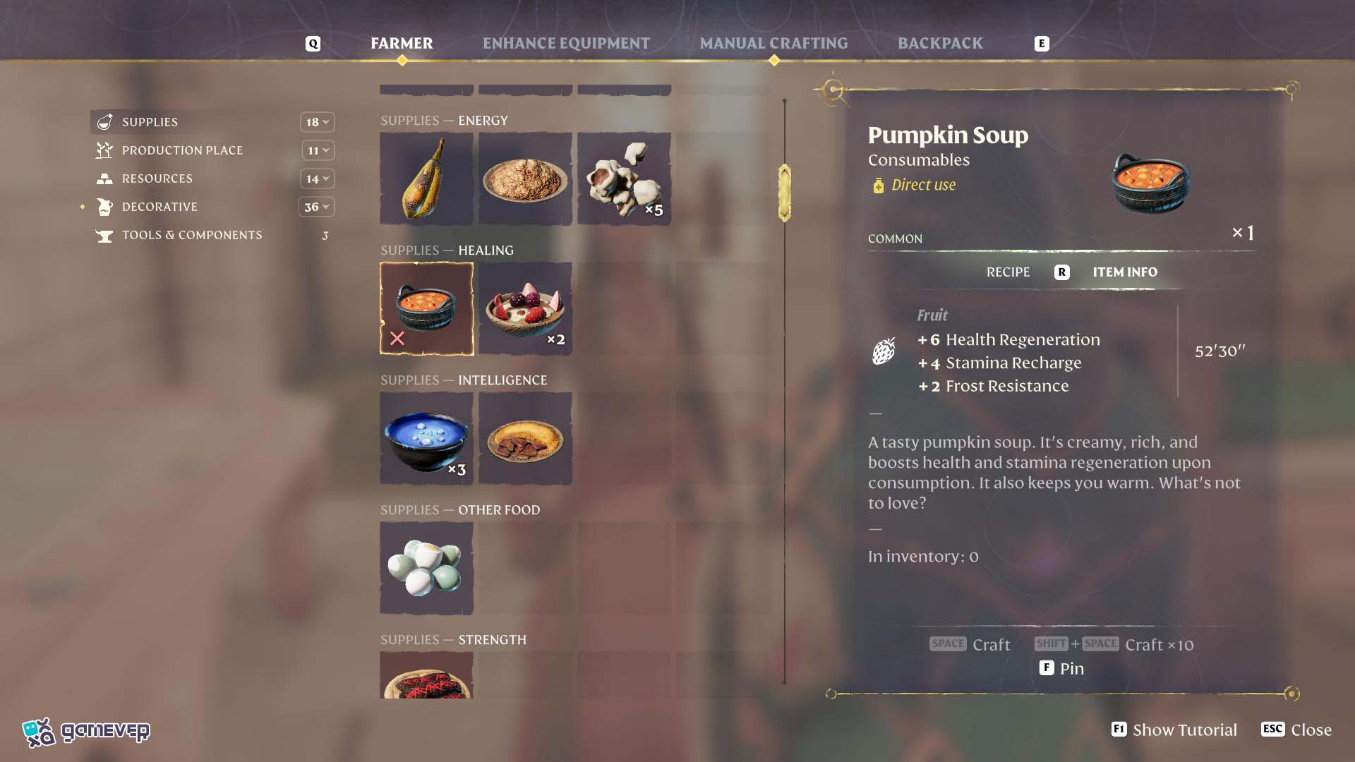 Reúne recursos y prepara Sopa de Calabaza para mejorar tu resistencia al frío en Enshrouded Souls of the Frozen Frontier Update.
