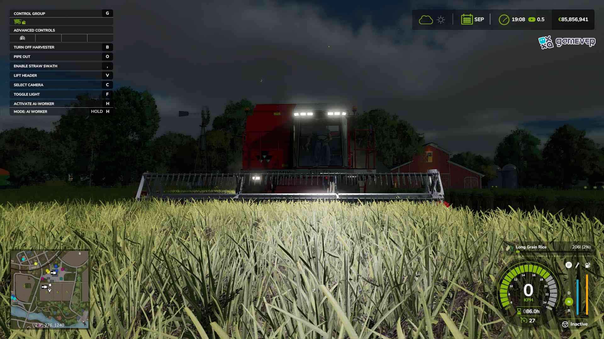 Cosecha tu arroz con un cabezal de grano en Farming Simulator 25.