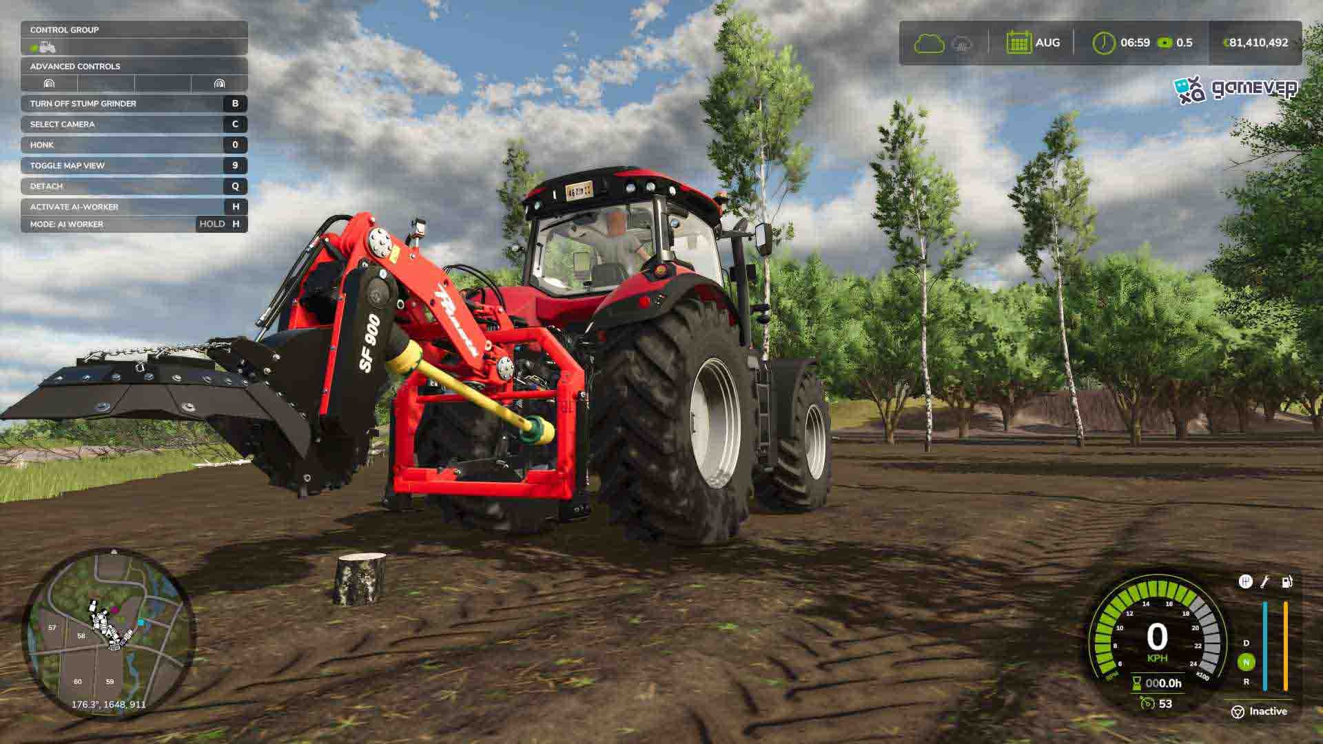 Posiciona la herramienta sobre el tocón en Farming Simulator 25.