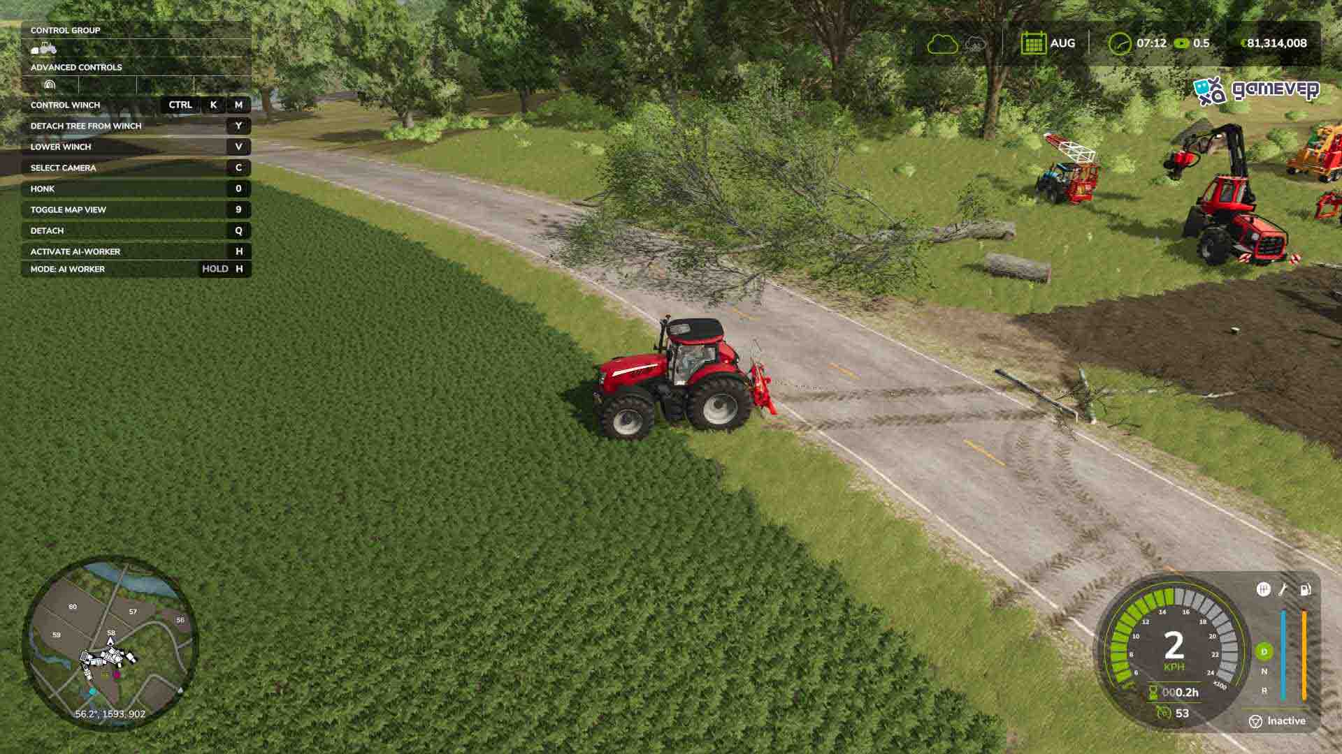Controla la cuerda del cabrestante para manejar el terreno difícil en Farming Simulator 25.