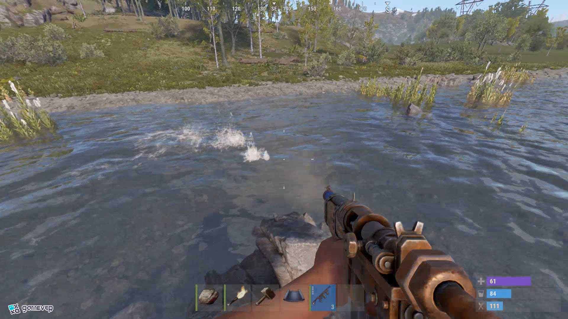Equipa la SMG Artesanal en el Banco de Trabajo de Nivel 1 en Rust.
