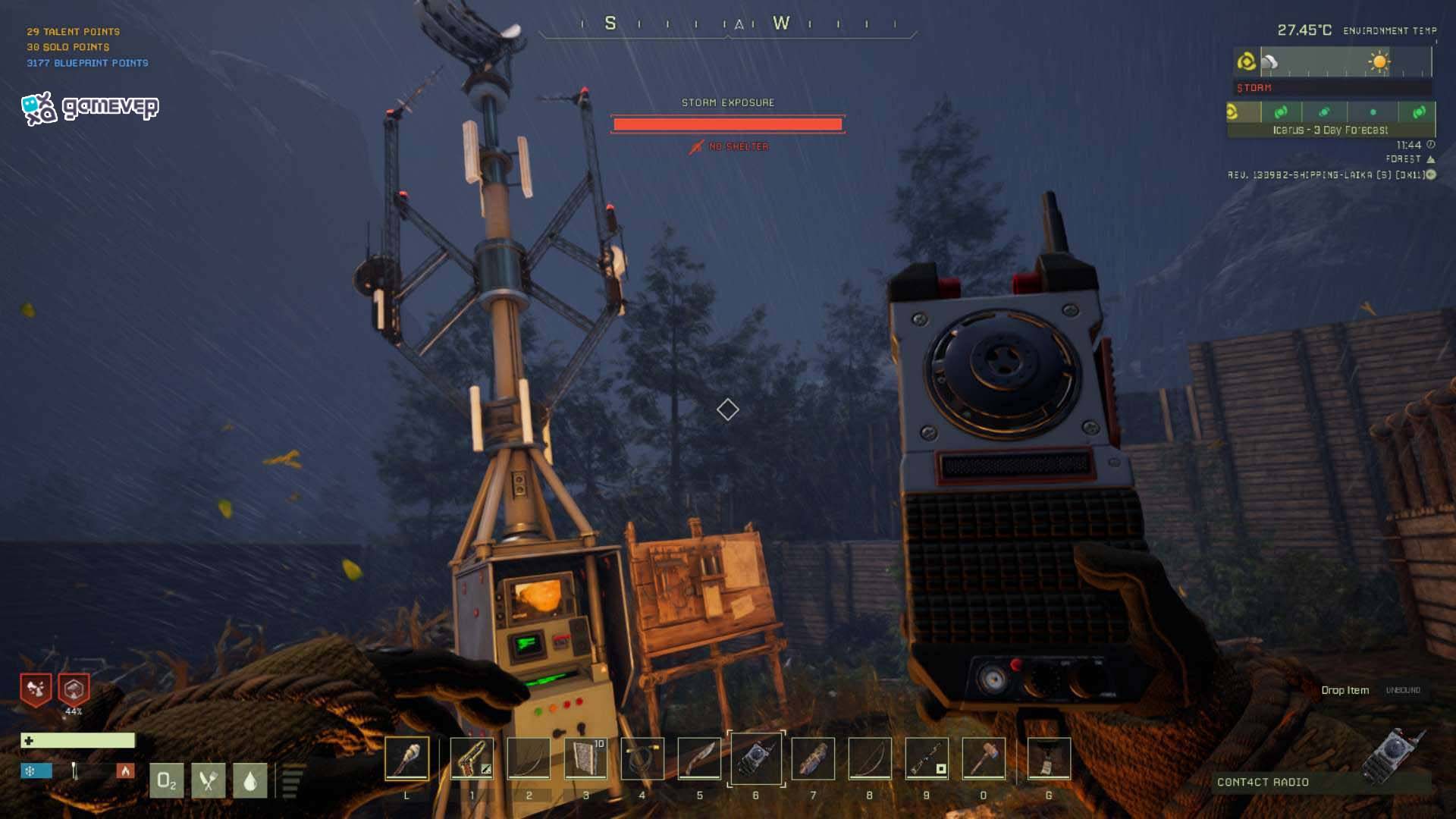 Coloca la Radio de Contacto de manera segura en tu mundo del juego para un acceso fluido a las misiones.