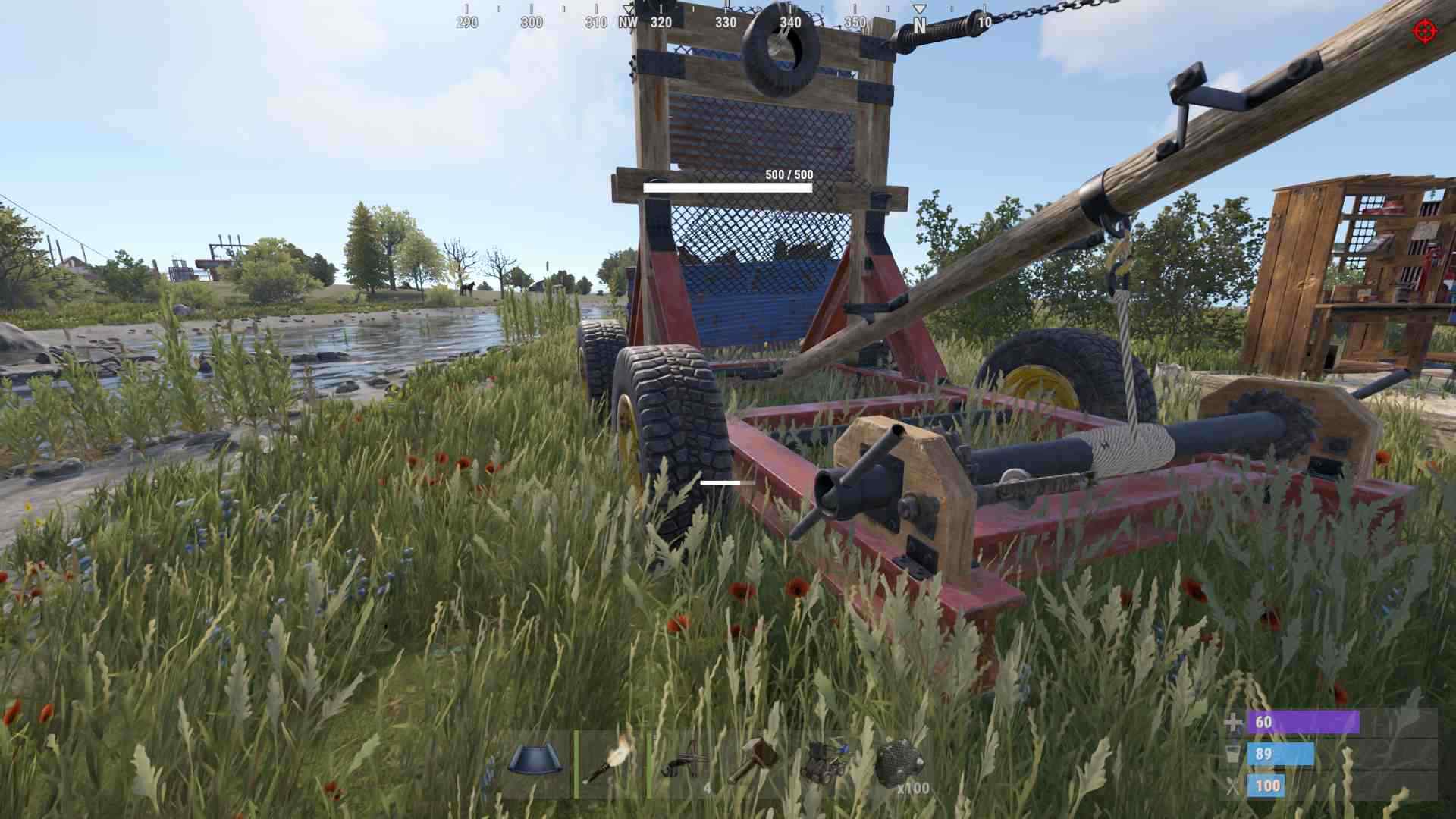 Halte E gedrückt, um das Katapult im Rust-Primitivmodus nachzuladen.