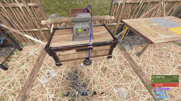 Sieh zu, wie der Hüpfer Beute vom Boden aufsaugt in Rust The Crafting Update.