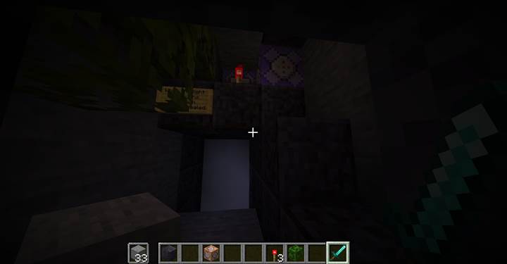 Baue eine Wand mithilfe einer Redstone-Fackel als permanente Quelle in Minecraft wieder auf.