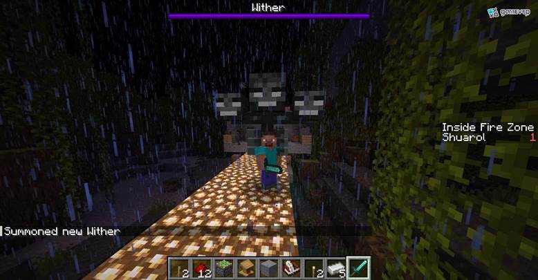 Coloca un bloque de comandos para controlar el clima durante las peleas contra jefes en Minecraft.