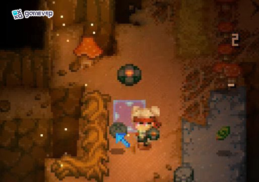Instala una Bomba de Proximidad y espera a que los enemigos la activen en Core Keeper.