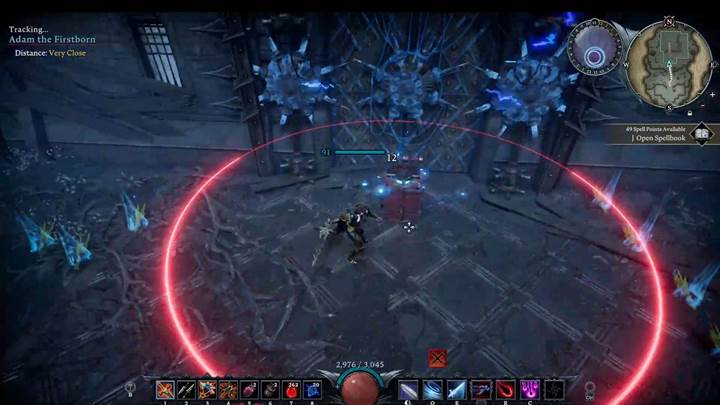 Nutze einen EMP oder die Fledermausform, um das äußere Tor zu umgehen und die blitzgeladenen Arena zu betreten.