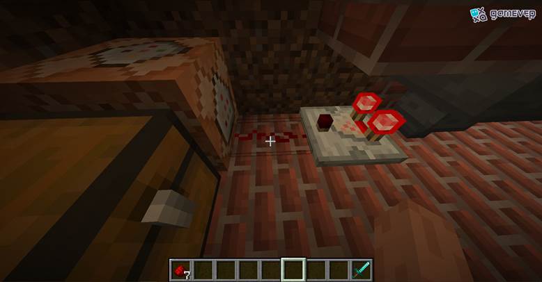 Observa cómo desaparece la pared al activarse el bloque de comandos en Minecraft.