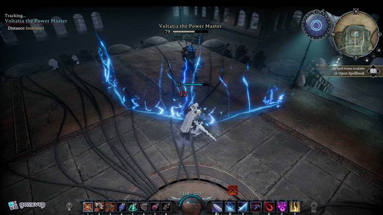 Cruza la cortina eléctrica durante la pelea contra Voltatia en la actualización Oakveil de V Rising.